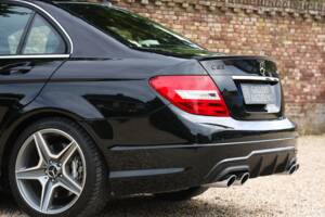 Image 38/50 of Mercedes-Benz C 63 AMG (2012)