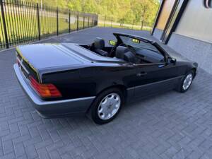 Image 13/46 of Mercedes-Benz SL 320 (1995)