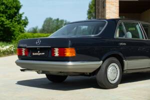 Image 18/50 of Mercedes-Benz 500 SEL (1985)