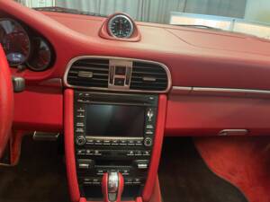 Bild 12/19 von Porsche 911 Targa 4S (2011)