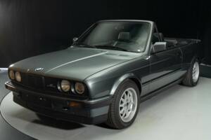 Afbeelding 5/8 van BMW 320i (1989)