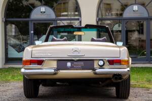 Image 6/56 de Mercedes-Benz 280 SL (1970)