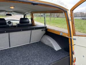 Bild 19/27 von Morris Minor 1000 Traveller (1970)