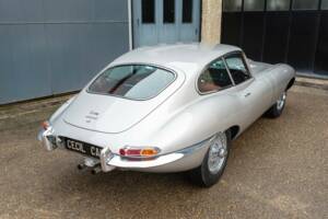 Image 17/50 of Jaguar E-Type 4.2 (1965)