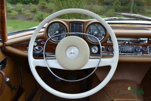 Bild 30/50 von Mercedes-Benz 280 SE (1973)
