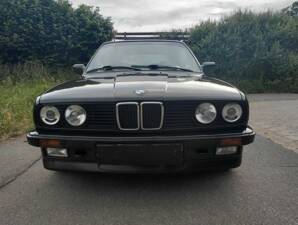 Immagine 5/53 di BMW 320i (1989)