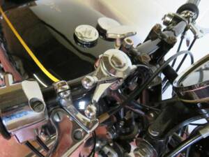 Image 8/50 of Vincent Black Shadow C (1953)