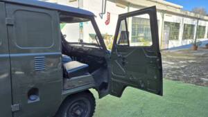 Image 26/51 of UAZ 3741 (1991)