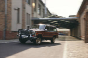 Image 45/96 of Jeep Wagoneer Limited (1982)