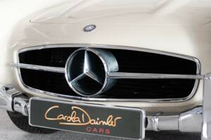 Image 21/50 of Mercedes-Benz 300 SL Roadster (1961)
