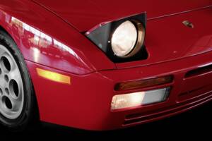 Bild 49/50 von Porsche 944 S2 (1990)