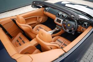 Image 12/50 de Ferrari California (2012)