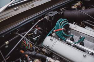 Image 47/99 of Aston Martin DB 6 Volante (1968)