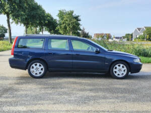 Afbeelding 10/28 van Volvo V 70 2.4 (2000)
