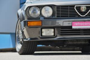 Bild 10/19 von Alfa Romeo GTV 6 2.5 (1986)