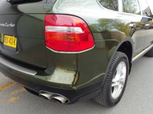 Image 34/99 of Porsche Cayenne Turbo (2007)