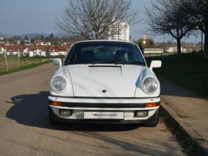 Afbeelding 6/20 van Porsche 911 Carrera 3.2 (1985)