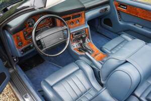 Image 3/7 of Aston Martin Virage Volante (1994)