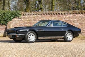 Image 36/50 of Aston Martin DBS V8 (1972)