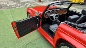 Immagine 25/81 di Triumph TR 6 (1973)