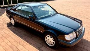 Image 5/16 of Mercedes-Benz E 320 (1996)