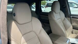 Image 19/51 de Porsche Cayenne Turbo (2011)