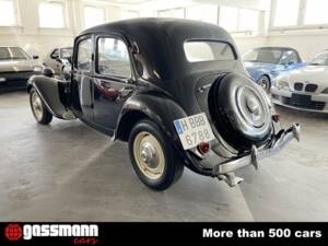 Immagine 7/15 di Citroën Traction Avant 11 BL (1947)