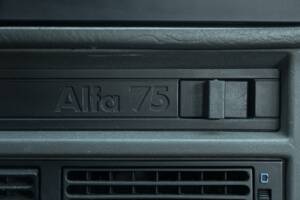Image 44/50 of Alfa Romeo 75 2.0 Twin Spark (1989)