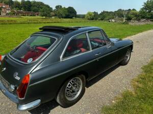 Image 12/38 of MG MGB GT V8 (1974)