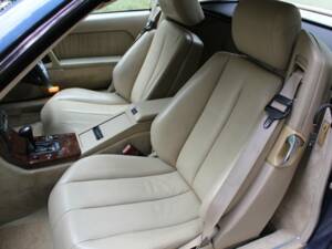 Image 13/15 of Mercedes-Benz 500 SL (1993)