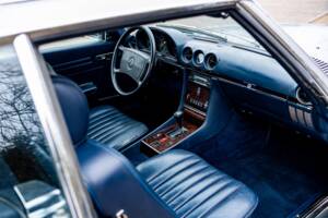 Image 23/31 of Mercedes-Benz 560 SL (1987)
