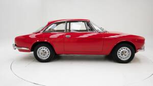 Image 9/15 de Alfa Romeo 2000 GT Veloce (1974)