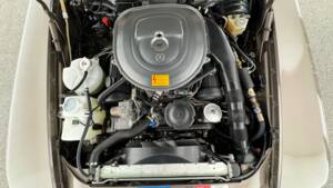 Image 36/48 de Mercedes-Benz 560 SL (1989)