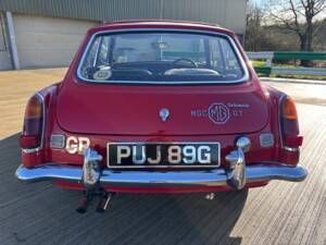 Afbeelding 2/39 van MG MGC GT (1969)