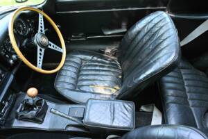 Image 35/39 of Jaguar E-Type (2+2) (1970)