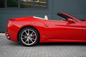 Image 9/50 of Ferrari California (2010)