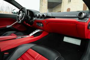 Image 38/50 of Ferrari F12berlinetta (2013)