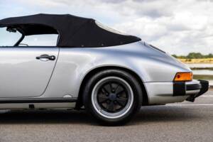 Image 8/132 of Porsche 911 Speedster 3.2 (1989)