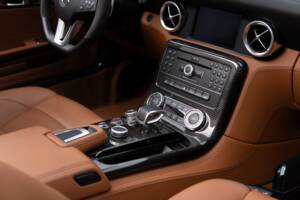 Image 27/45 of Mercedes-Benz SLS AMG Roadster (2012)