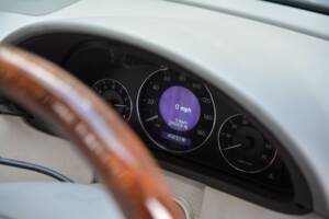 Image 27/49 of Mercedes-Benz CLK 500 (2004)