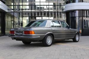 Afbeelding 2/46 van Mercedes-Benz 450 SEL 6,9 (1977)