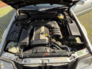 Image 16/29 de Mercedes-Benz SL 280 (1996)