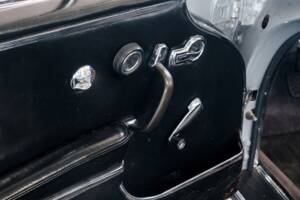 Image 47/49 of Mercedes-Benz 220 SE b (1962)