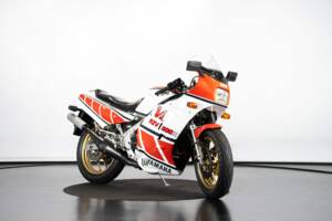 Immagine 6/50 di Yamaha RZV 500 R (1985)