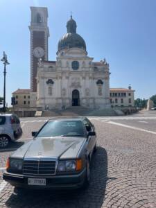 Immagine 5/16 di Mercedes-Benz 300 CE (1989)