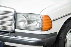 Bild 22/50 von Mercedes-Benz 300 D (1983)