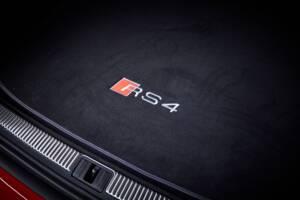 Image 40/95 of Audi RS4 Avant (2006)