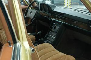Image 44/50 de Mercedes-Benz 280 SE (1975)