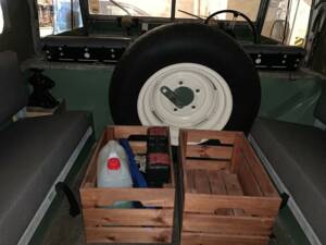 Image 15/17 of Land Rover 88 (1960)