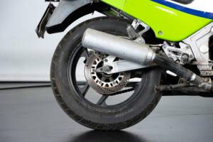 Image 32/36 of Kawasaki GPZ 600 R (1985)